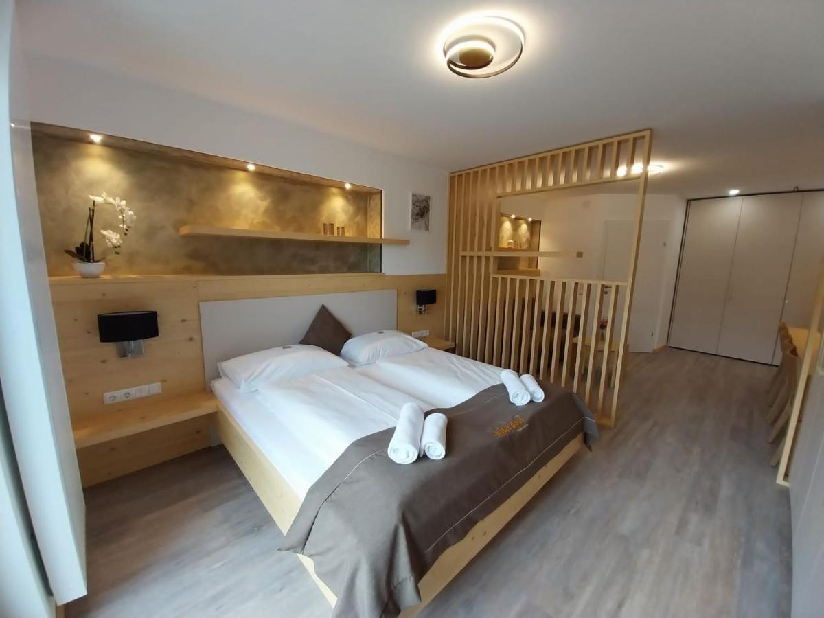 Hotel Post Hoenigwirt Kirchschlag in der Buckligen Welt Dış mekan fotoğraf